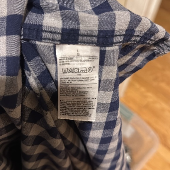 Men's Old Navy Checkered button up shirt - Picture 6 of 6